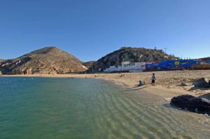 Playa Empacadora (Playa Coral Negro)